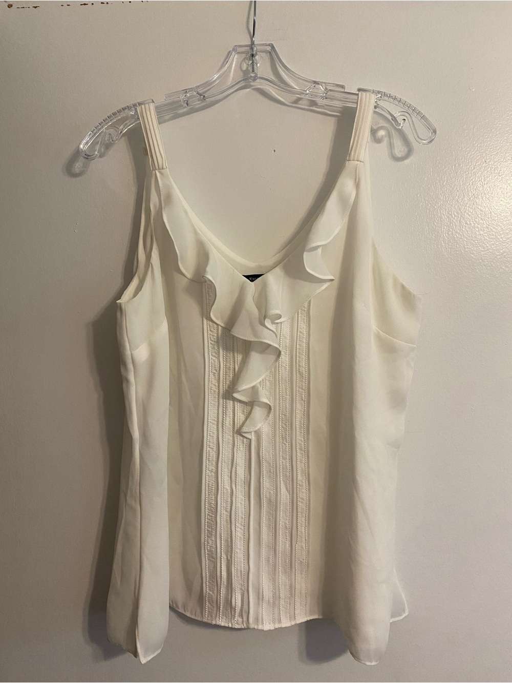 🤍Free Shipping🤍 White House Black Market Ruffle Front Tank- Size M